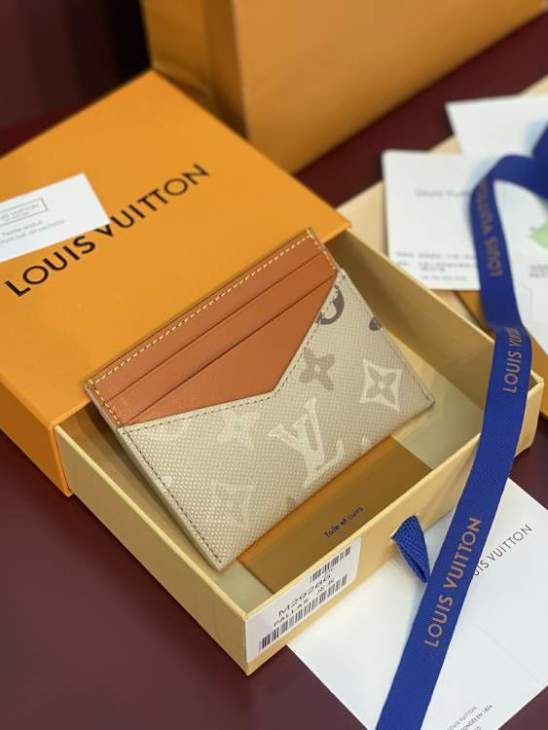 Picture of Louis Vuitton Wallets _SKUfw240693333fw